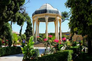  حافظ شیرازی چه مذهبی داشت؟